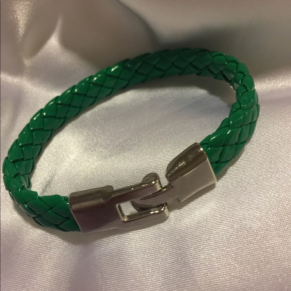 New Green Leather Silver Clasp Woven Bracelet